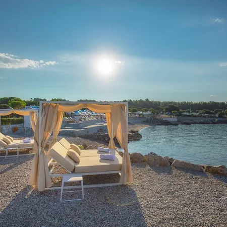 Parque de vacaciones Valamar Krk 5*